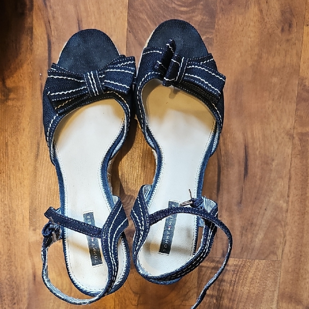 Tommy Hilfiger Stylish Blue Denim Sandals with Bow Accent